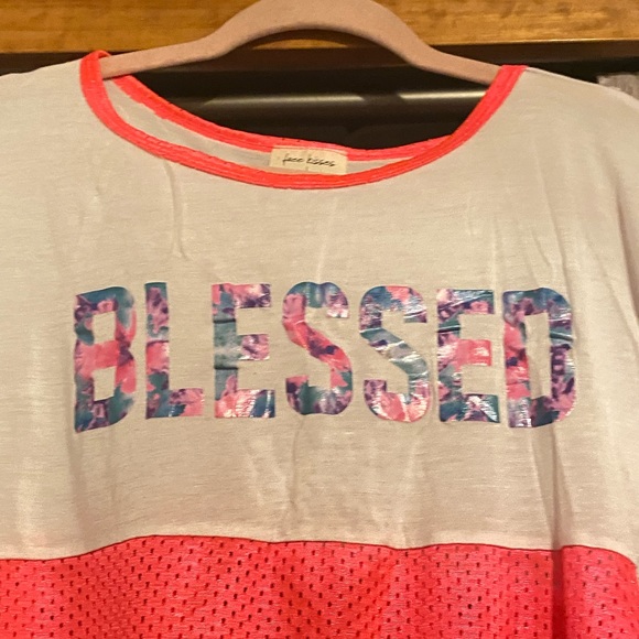 💜💗💙ⒷⓁⒺⓈⓈⒺⒹ ⓈⒽⒾⓇⓉ💜💗💙 - Picture 2 of 4